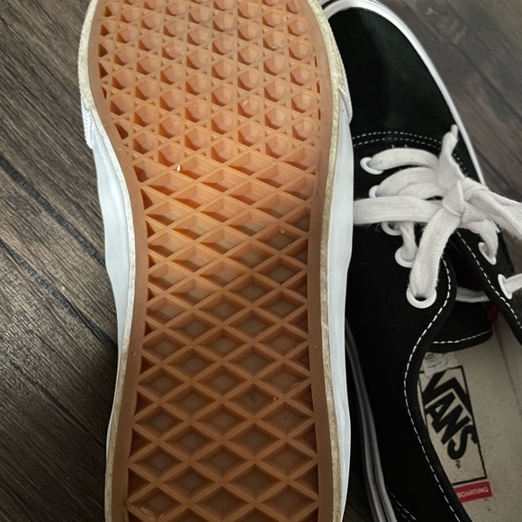 Vans - Picture 2 of 2
